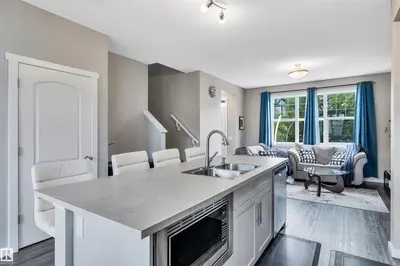 Interior photo 4 of 2565 COUGHLAN RD SW