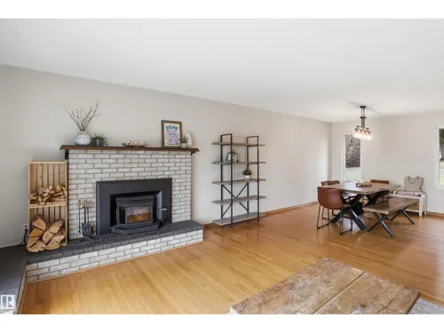 23 CLEARWATER, Devon - $499,000