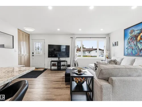 11611 151 AV NW, Edmonton - $459,000