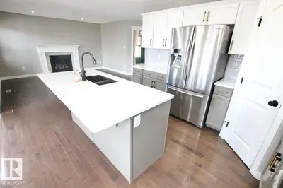 Interior photo 3 of 1416 56 ST SW