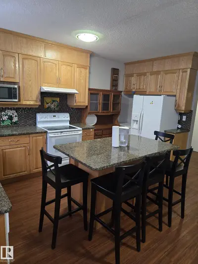 Interior photo 4 of 11927 85 ST NW NW