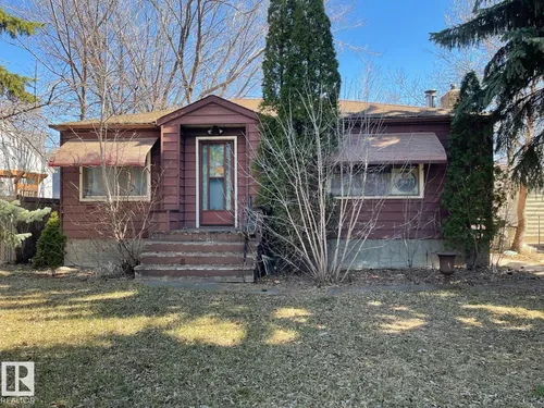 11511 St. Albert TR NW, Edmonton - $325,000