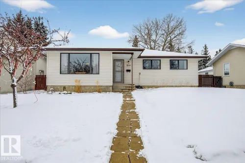 8711 22 AV NW, Edmonton - $449,900