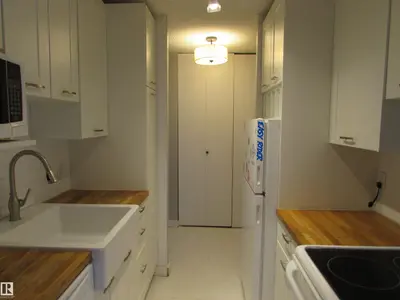 Interior photo 4 of #708 13910 STONY PLAIN RD NW