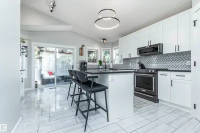 Interior photo 3 of 4012 53 ST