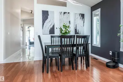 Interior photo 2 of 4012 53 ST