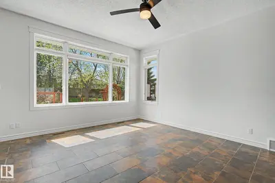 Interior photo 4 of 