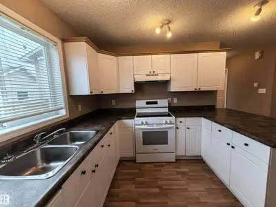 Interior photo 3 of 383 Silverberry RD NW