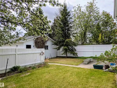 Interior photo 4 of 4723 143 ST NW