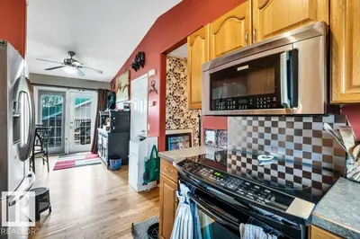 Interior photo 4 of 4508 49 AV