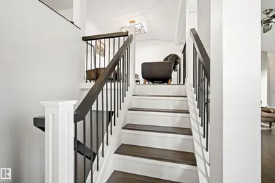 Interior photo 3 of 4326 37 ST NW