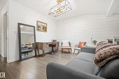 Interior photo 4 of 4326 37 ST NW