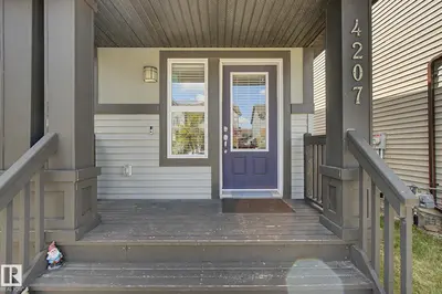 Interior photo 1 of 4207 PROWSE WY SW