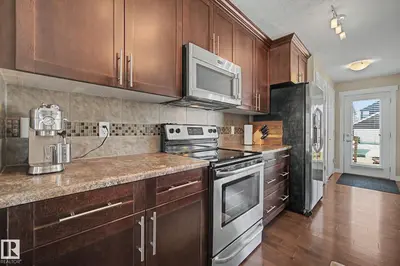 Interior photo 2 of 4207 PROWSE WY SW