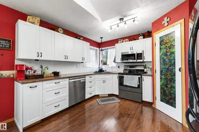 Interior photo 1 of 486 RAINBOW CR