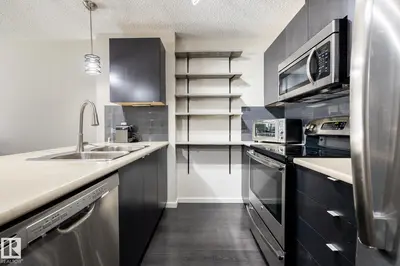 Interior photo 1 of #131 344 WINDERMERE RD NW
