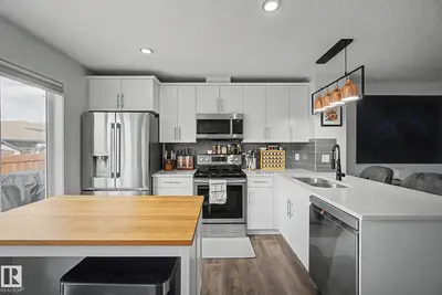 Interior photo 3 of 385 ORCHARDS BV SW