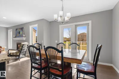 Interior photo 2 of 110 ASPENGLEN DR