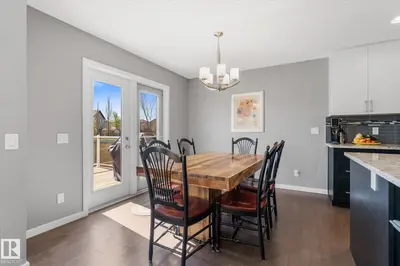 Interior photo 3 of 110 ASPENGLEN DR