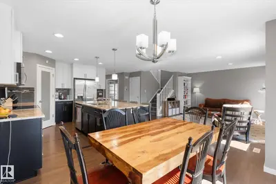 Interior photo 4 of 110 ASPENGLEN DR