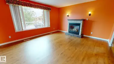 Interior photo 1 of 