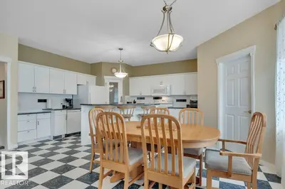 Interior photo 4 of 1957 TOMLINSON SQUARE SQ NW