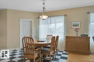 Interior photo 3 of 1957 TOMLINSON SQUARE SQ NW