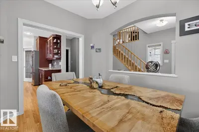 Photo 4 of 942 CHAHLEY CR NW