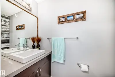Interior photo 4 of 5422 CRABAPPLE LO SW