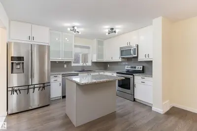 Interior photo 2 of 336 WATT BV SW