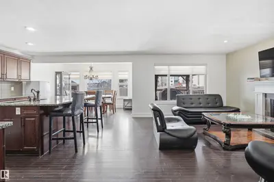 Interior photo 3 of 469 Ainslie Crescent SW SW