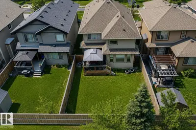 Interior photo 1 of 469 Ainslie Crescent SW SW