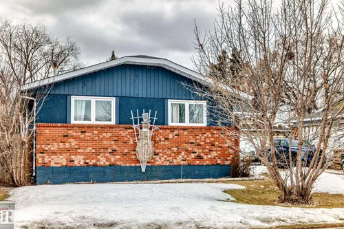 8811 38A AV NW, Edmonton - $426,900