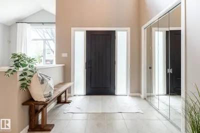 Interior photo 1 of 454 OSBORNE CR NW