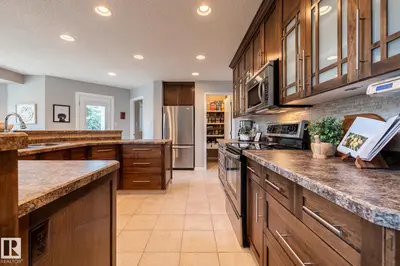 Interior photo 4 of 454 OSBORNE CR NW