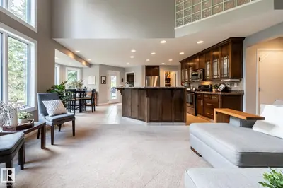 Interior photo 2 of 454 OSBORNE CR NW