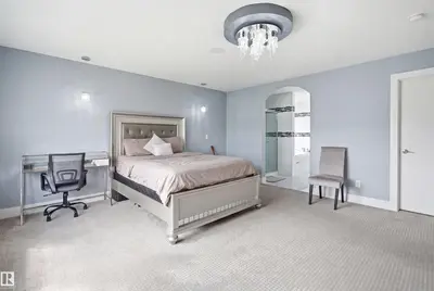 Interior photo 4 of 3909 49 Ave