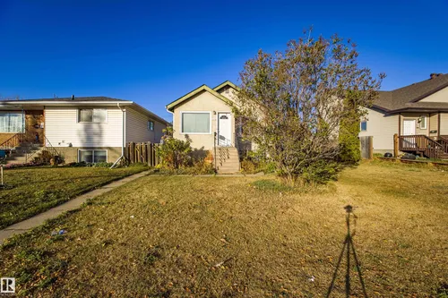 12716 12718 94 ST NW, Edmonton - $299,000