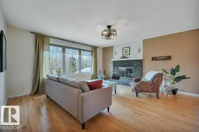 Interior photo 3 of 334 51112 Range Road 222