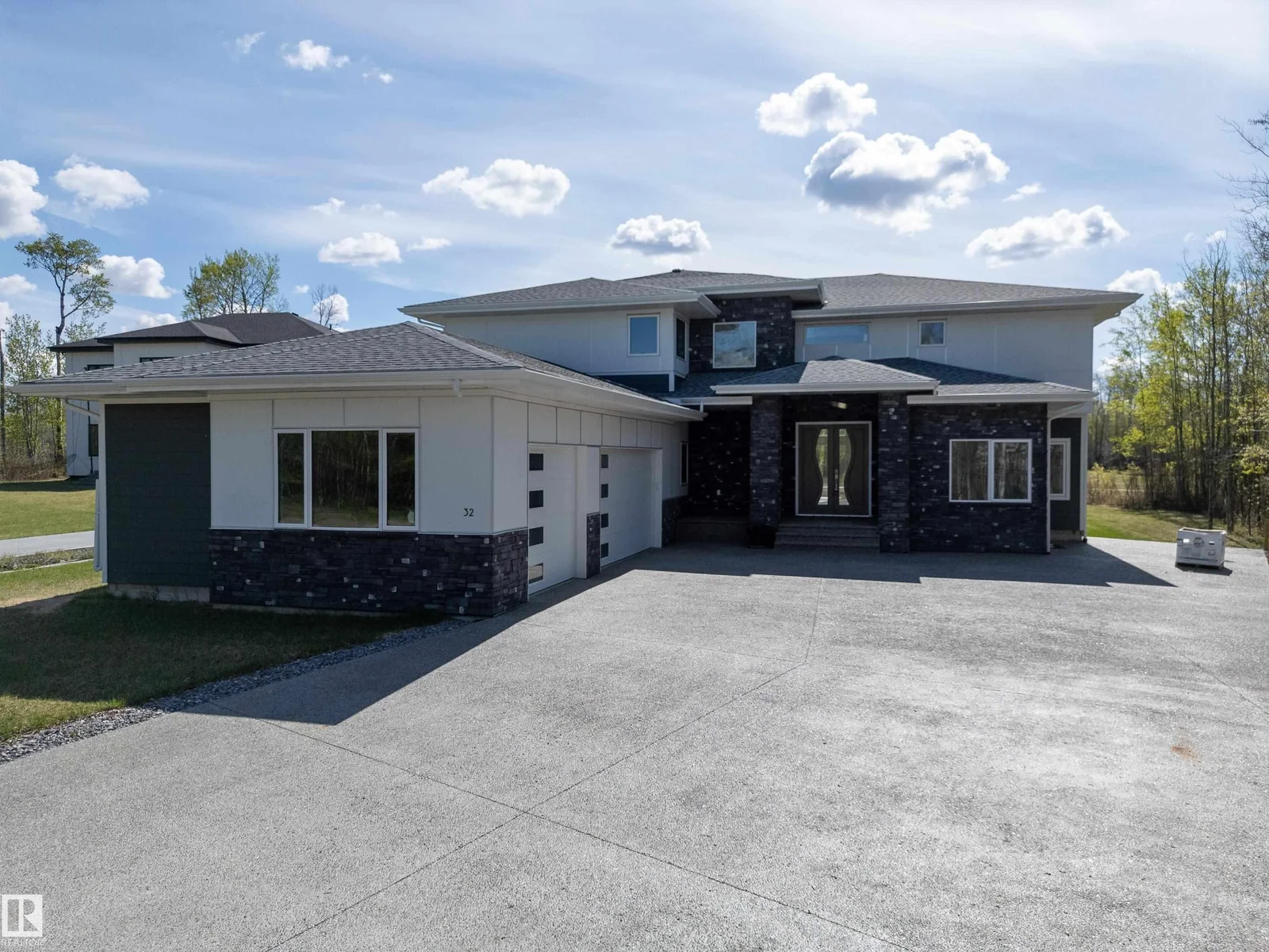 , Rural Strathcona County - 8 bedroom Detached Single Family for sale