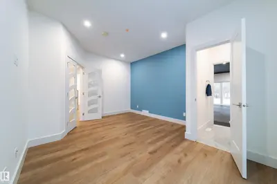 Interior photo 2 of 