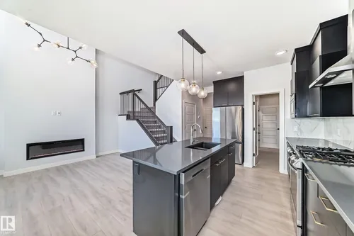 9411 PEAR CR SW, Edmonton - $599,900
