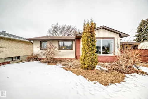10928 149 ST NW, Edmonton - $390,000