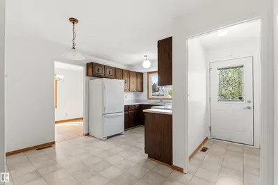 Interior photo 4 of 74 ANDREW CR