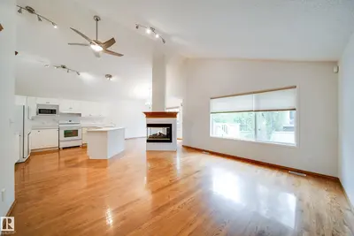 Interior photo 4 of 1130 116 ST NW