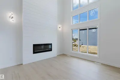Interior photo 4 of 806 ELDERBERRY CO NW