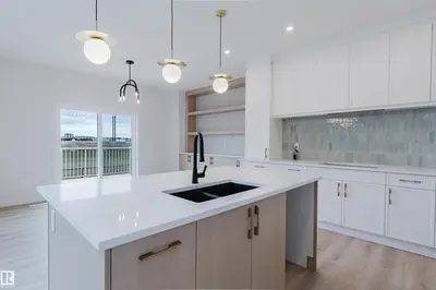 Interior photo 4 of 224 EDGEMONT GR NW