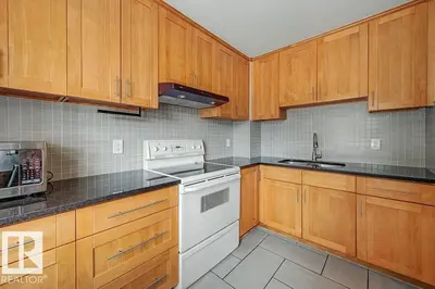 Interior photo 2 of 