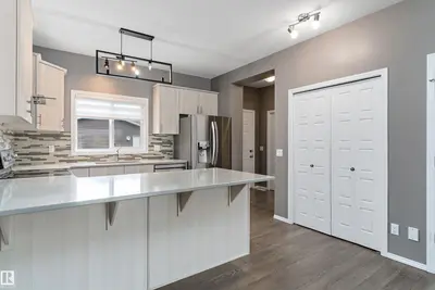 Interior photo 2 of 357 DESROCHERS BV SW