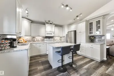 Interior photo 2 of 7 HARVARD PL